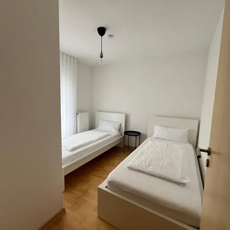 Apartment Seven Am *
